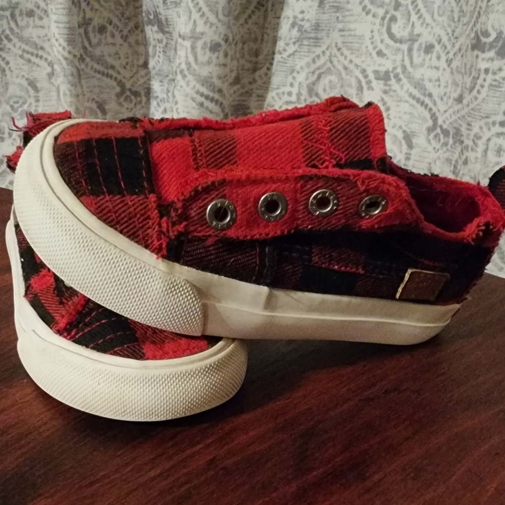 Girls Size 8 Blowfish Malibu Kids Red Buffalo Plaid Slip-on Shoes